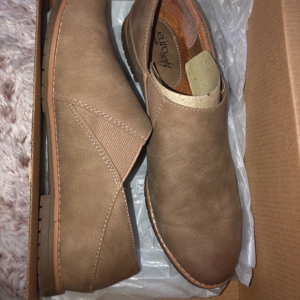 Everett Taupe Nubuck shoes BNIB